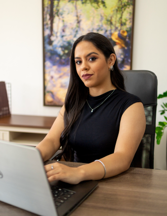 Tamires Azambuja, auxiliar de escritório com foco em Direito Previdenciário Rural na Lietz e Moreira Advocacia